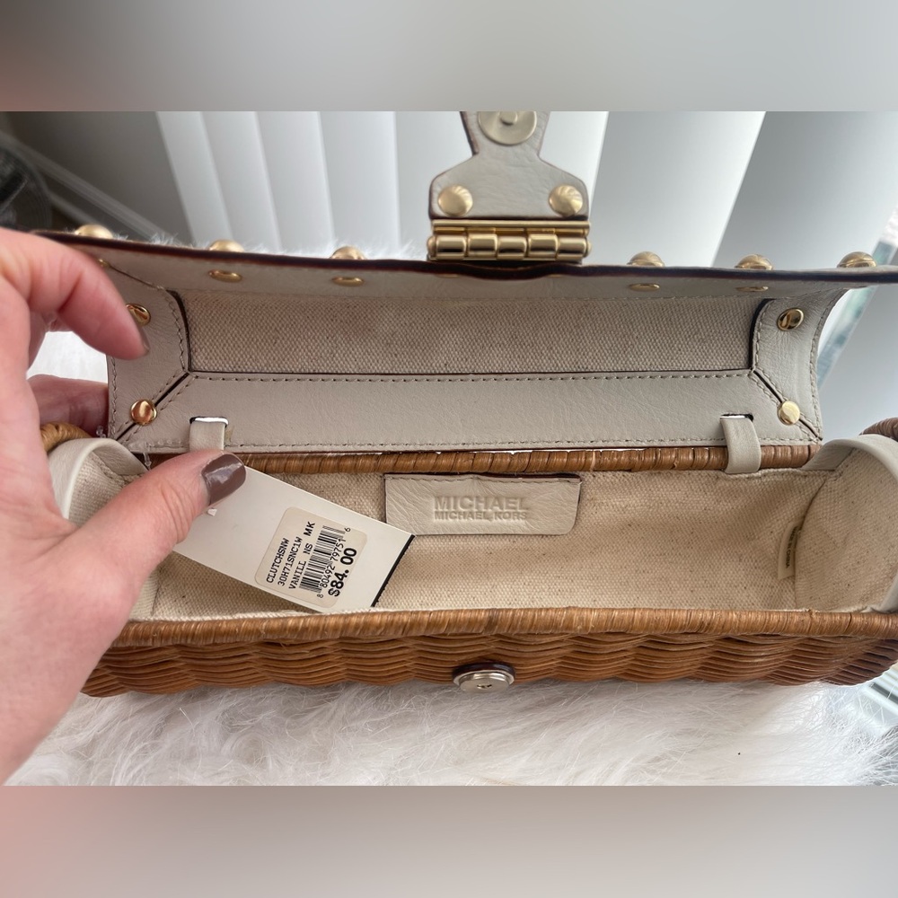 BNWT Michael Kors Vanilla Santorini Clutch - Picture 3 of 4